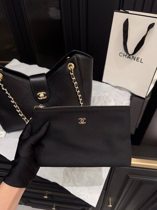 Luxury CC 24P Large Caviar Shopping Tote w/ Pouch - GHW - Picture 5 of 9